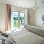 Hotel Kiston 4*